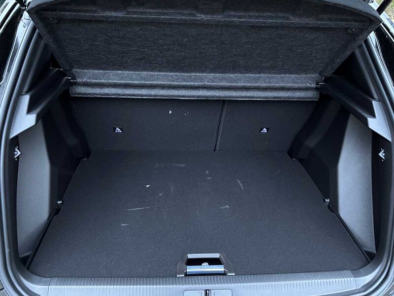 Peugeot 2008 e- Allure 156 LED SITZHEIZUNG Klimaautom. e- Allure 156 LED SITZHEIZUNG Klimaautom.