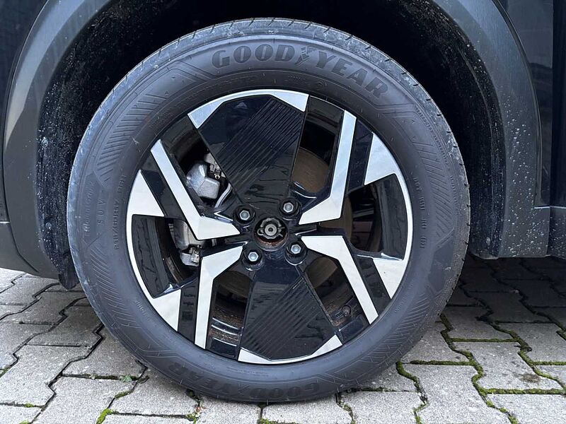 Peugeot 2008 e- Allure 156 LED SITZHEIZUNG Klimaautom. e- Allure 156 LED SITZHEIZUNG Klimaautom.