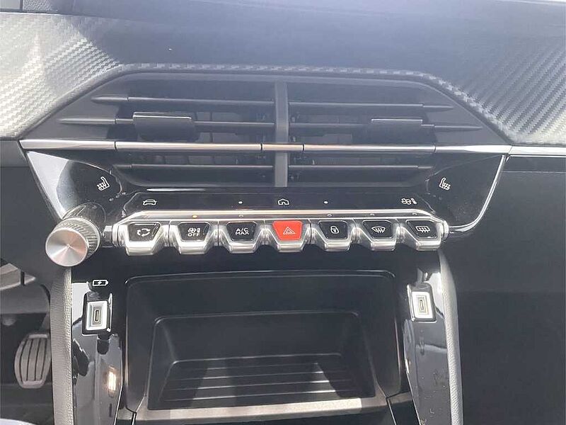 Peugeot 208 Neuer Active PureTech 75 CarPlay SHZ NAVI Neuer Active PureTech 75 CarPlay SHZ NAVI