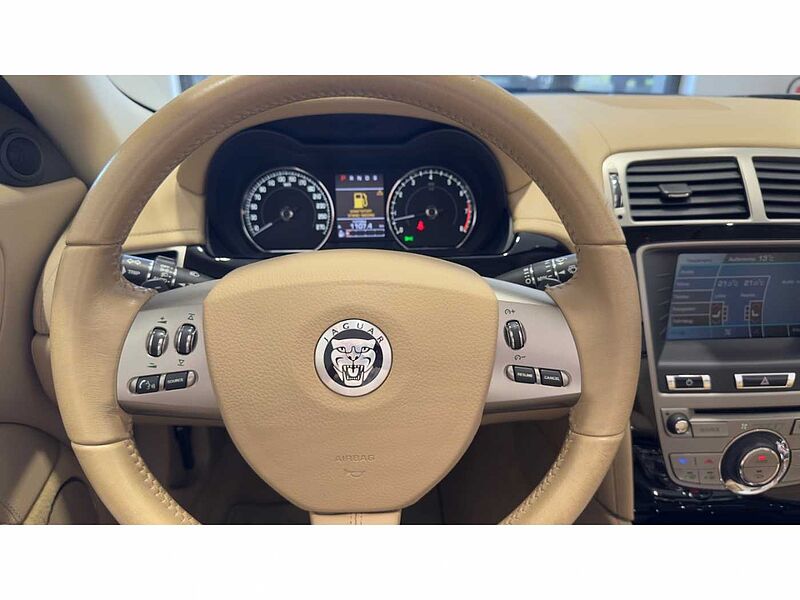 Jaguar XK 5.0 V8 Cabrio XENON SITZKÜHLUNG 19''LM 5.0 V8 Cabrio XENON SITZKÜHLUNG 19''LM