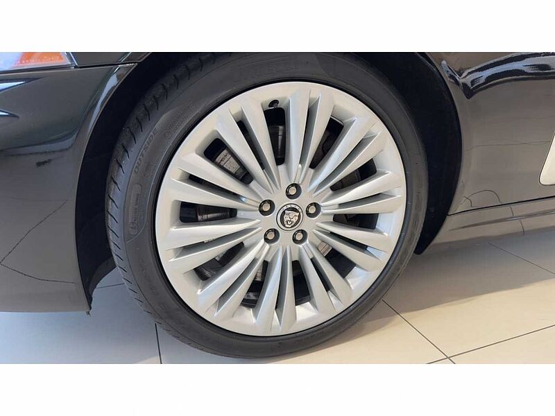 Jaguar XK 5.0 V8 Cabrio XENON SITZKÜHLUNG 19''LM 5.0 V8 Cabrio XENON SITZKÜHLUNG 19''LM