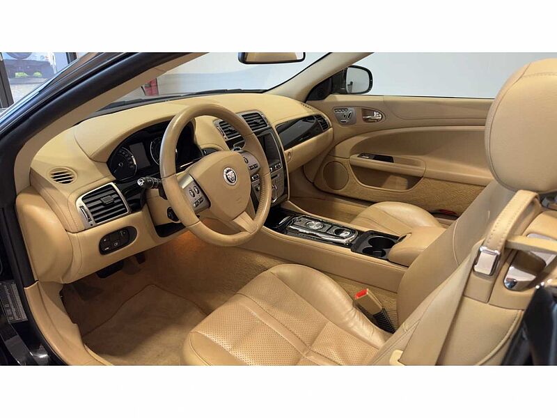 Jaguar XK 5.0 V8 Cabrio XENON SITZKÜHLUNG 19''LM 5.0 V8 Cabrio XENON SITZKÜHLUNG 19''LM