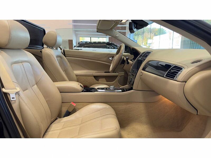 Jaguar XK 5.0 V8 Cabrio XENON SITZKÜHLUNG 19''LM 5.0 V8 Cabrio XENON SITZKÜHLUNG 19''LM
