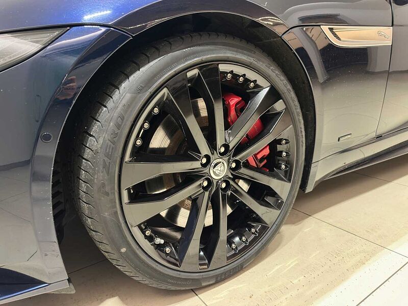 Jaguar F-Type P450 AWD Cabriolet 75 PIXEL-LED KLIMAPACK P450 AWD Cabriolet 75 PIXELLED KLIMAPAKET