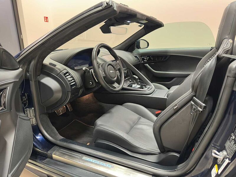 Jaguar F-Type P450 AWD Cabriolet 75 PIXEL-LED KLIMAPACK P450 AWD Cabriolet 75 PIXELLED KLIMAPAKET