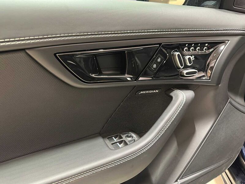 Jaguar F-Type P450 AWD Cabriolet 75 PIXEL-LED KLIMAPACK P450 AWD Cabriolet 75 PIXELLED KLIMAPAKET