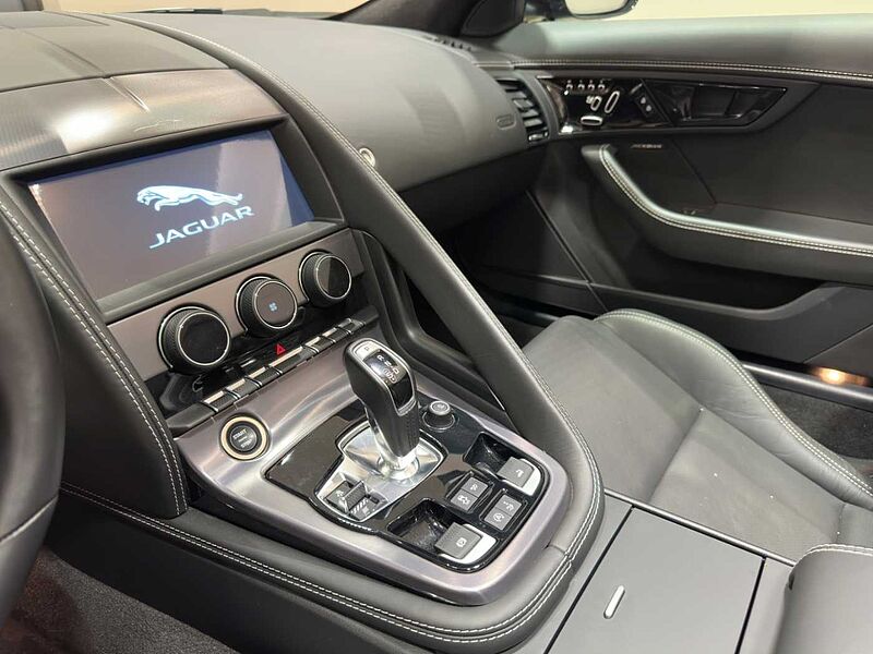 Jaguar F-Type P450 AWD Cabriolet 75 PIXEL-LED KLIMAPACK P450 AWD Cabriolet 75 PIXELLED KLIMAPAKET