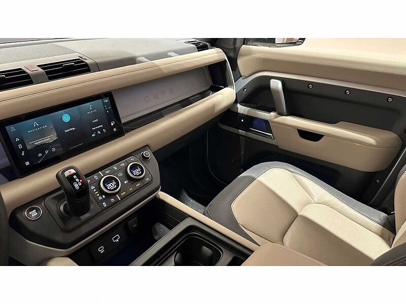 Land Rover Defender 110 D200 X-Dynamic SE AHK WKP 3-Z-KLIMA 110 D200 X-Dynamic SE AHK WINTERPAKET