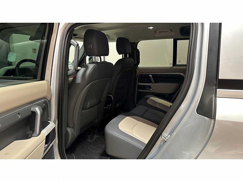 Land Rover Defender 110 D200 X-Dynamic SE AHK WKP 3-Z-KLIMA 110 D200 X-Dynamic SE AHK WINTERPAKET