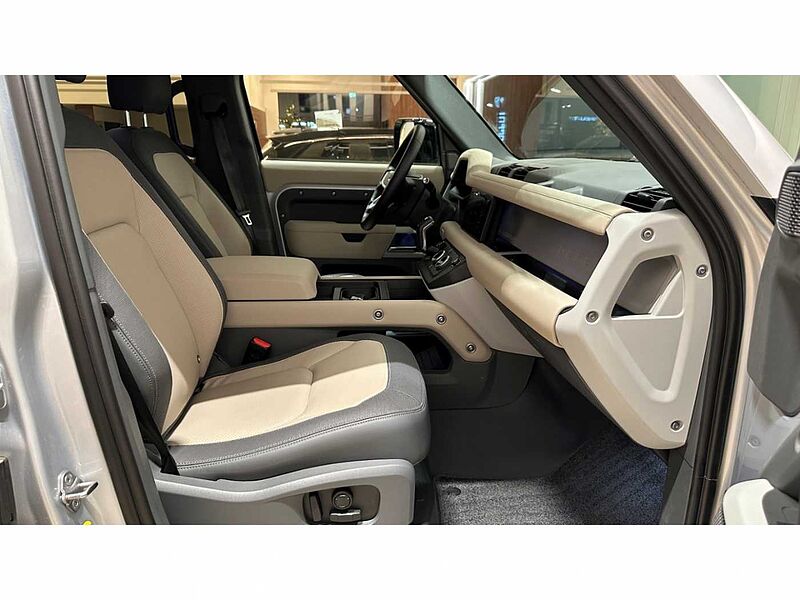 Land Rover Defender 110 D200 X-Dynamic SE AHK WKP 3-Z-KLIMA 110 D200 X-Dynamic SE AHK WINTERPAKET