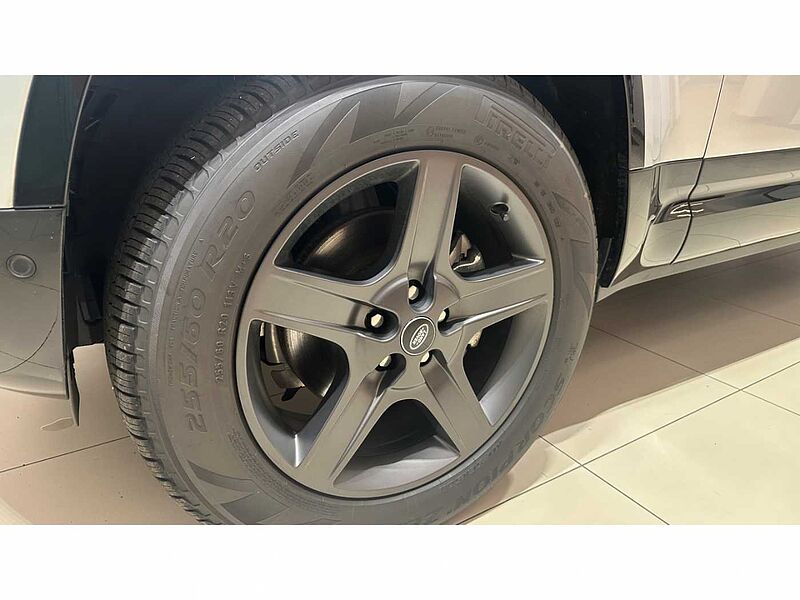 Land Rover Defender 110 D200 X-Dynamic SE AHK WKP 3-Z-KLIMA 110 D200 X-Dynamic SE AHK WINTERPAKET