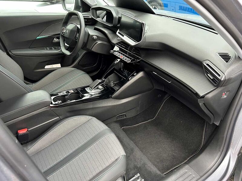 Peugeot 2008 GT Navigation, Sitzheizung vorn, Rückfahrkamera, Tempomat GT Navigation, Sitzheizung vorn, Rückfahrkamera, Tempomat