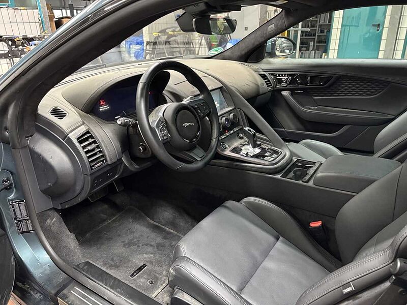 Jaguar F-Type P450 AWD Coupe 75 P450 AWD Coupe 75 Schaden vorne links