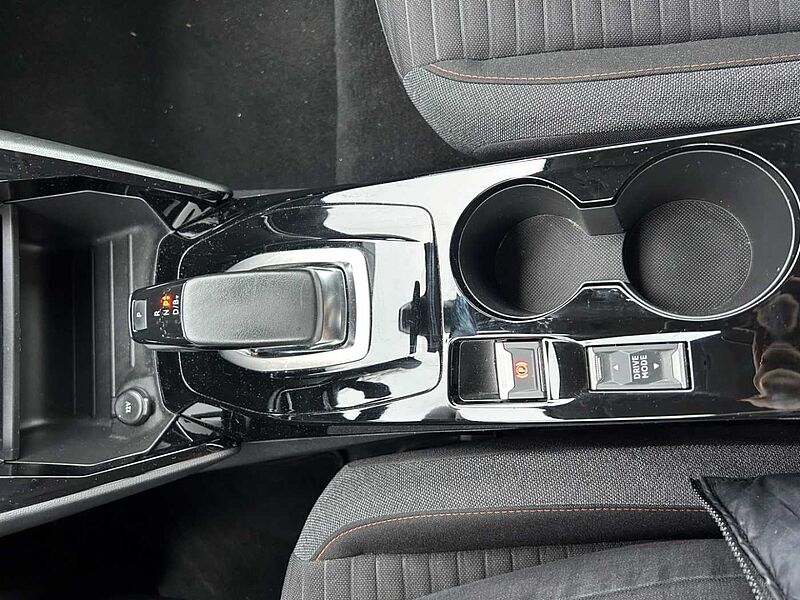 Peugeot 208 e- Active Pack Elektromotor 136 ACTIVE PACK SITZHEIZ e- Active Pack Elektromotor 136 ACTIVE PACK SITZHEIZ