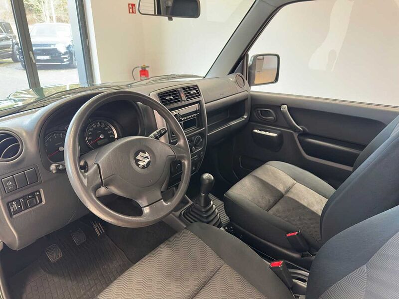 Suzuki Jimny 1.3 Club 4x4 ANHÄNGERKUPPLUNG USB Club 1.3 4x4 ANHÄNGERKUPPLUNG USB