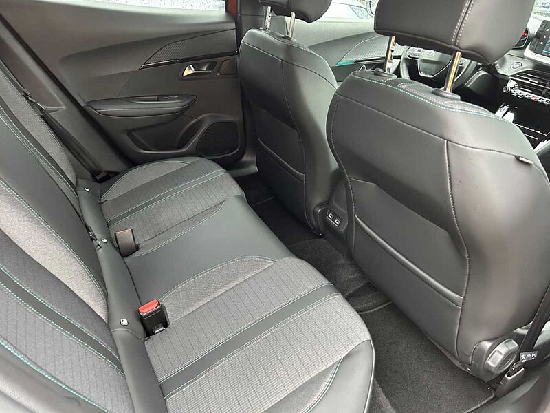 Peugeot 2008 e- Allure 136 ALLURE RÜCKFAHRKAM KLIMAAUTOM e- Allure 136 ALLURE RÜCKFAHRKAM KLIMAAUTOM