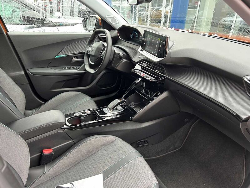 Peugeot 2008 e- Allure 136 ALLURE RÜCKFAHRKAM KLIMAAUTOM e- Allure 136 ALLURE RÜCKFAHRKAM KLIMAAUTOM