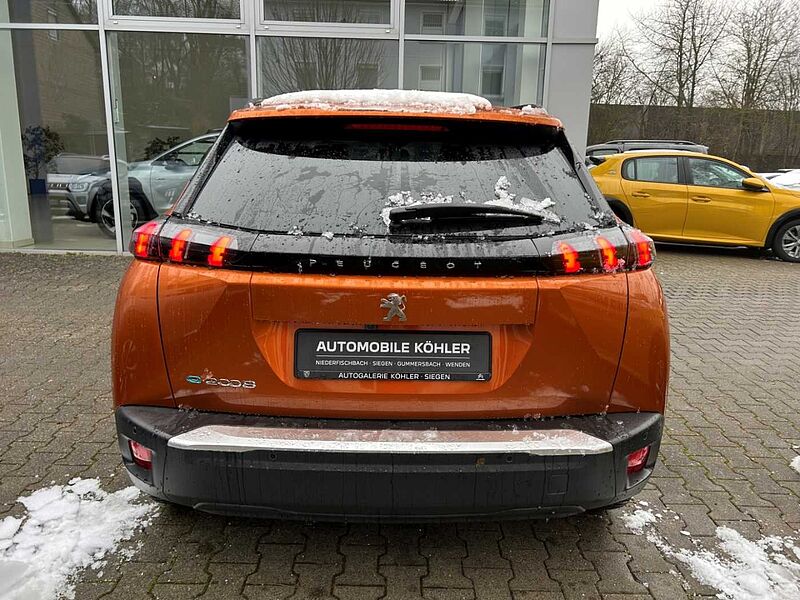 Peugeot 2008 e- Allure 136 ALLURE RÜCKFAHRKAM KLIMAAUTOM e- Allure 136 ALLURE RÜCKFAHRKAM KLIMAAUTOM