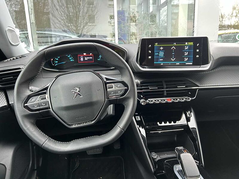 Peugeot 2008 e- Allure 136 ALLURE RÜCKFAHRKAM KLIMAAUTOM e- Allure 136 ALLURE RÜCKFAHRKAM KLIMAAUTOM