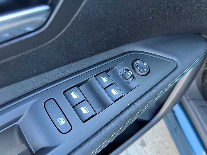 Peugeot 3008 Hybrid 225 Allure 1.6 Plug-In