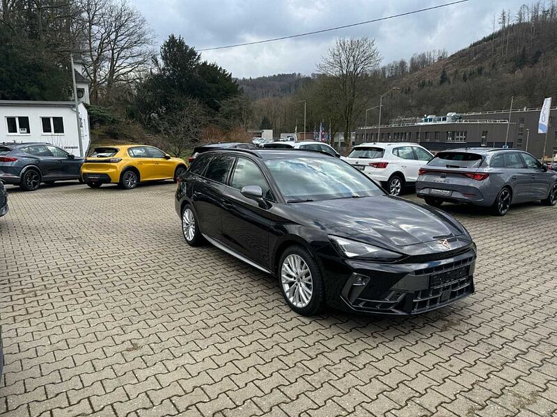 CUPRA Leon Sportstourer 1.5 TSI 150 PS 7-Gang DSG Sportstourer 1.5 eTSI 150 PS 7-Gang DSG