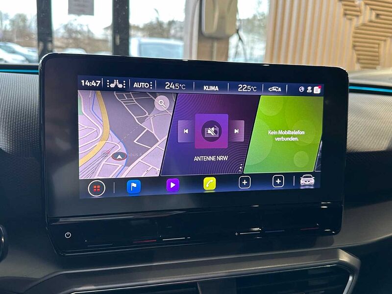 SEAT Leon FR 1.5 eTSI Panodach LED Dunkler Dachhimmel