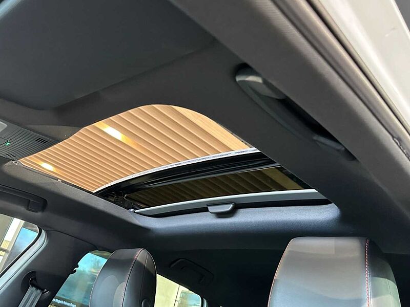 SEAT Leon FR 1.5 eTSI Panodach LED Dunkler Dachhimmel