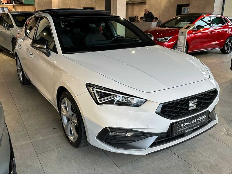 SEAT Leon FR 1.5 eTSI Panodach LED Dunkler Dachhimmel