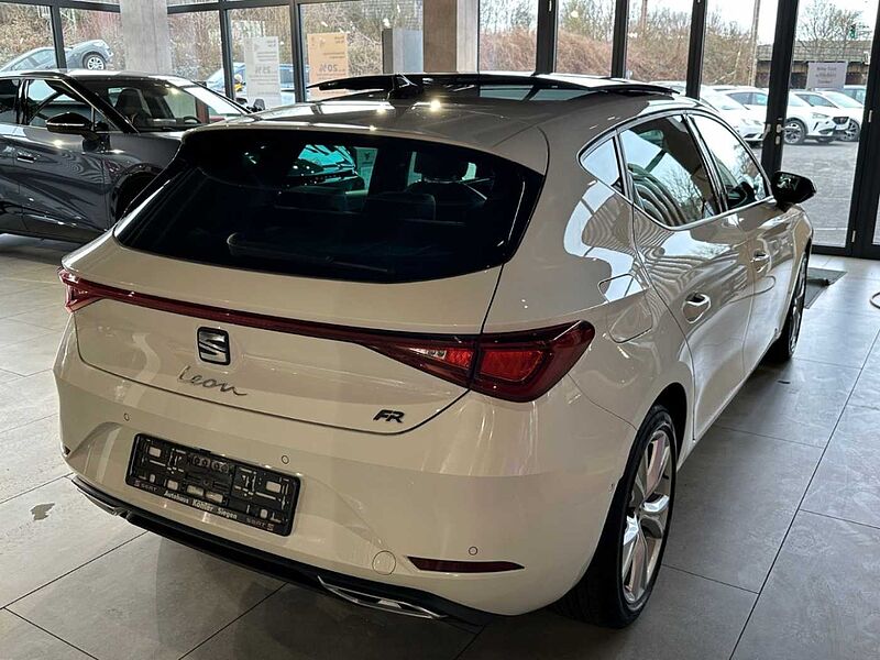 SEAT Leon FR 1.5 eTSI Panodach LED Dunkler Dachhimmel