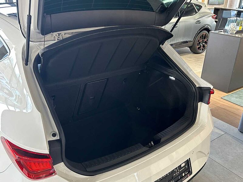 SEAT Leon FR 1.5 eTSI Panodach LED Dunkler Dachhimmel