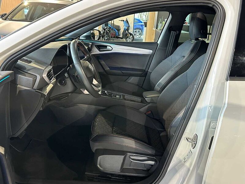 SEAT Leon FR 1.5 eTSI Panodach LED Dunkler Dachhimmel