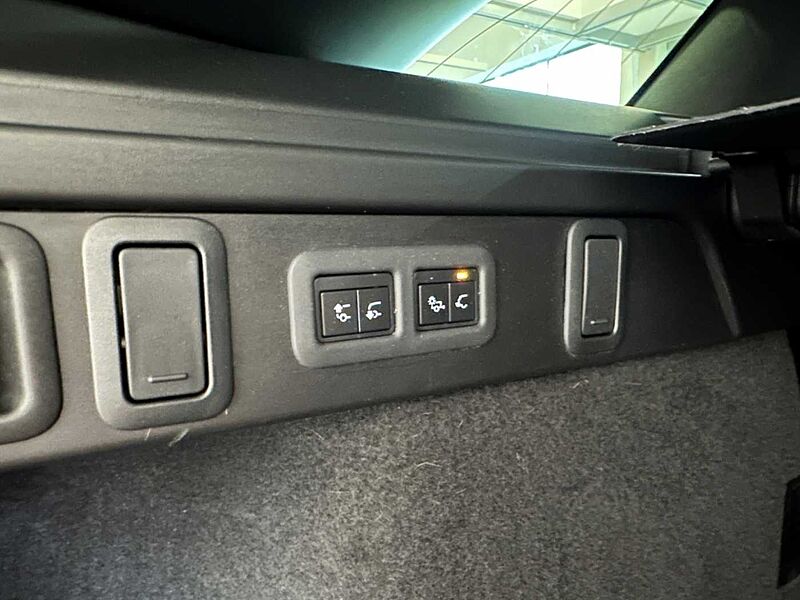 Land Rover Range Rover Velar D300 Dynamic HSE AHK 21'' PIXEL