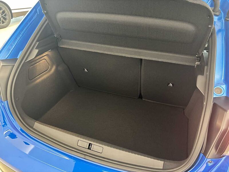 Peugeot 208 1.2 ALLURE HYBRID 100 e-DSC6 ACC KAMERA LED