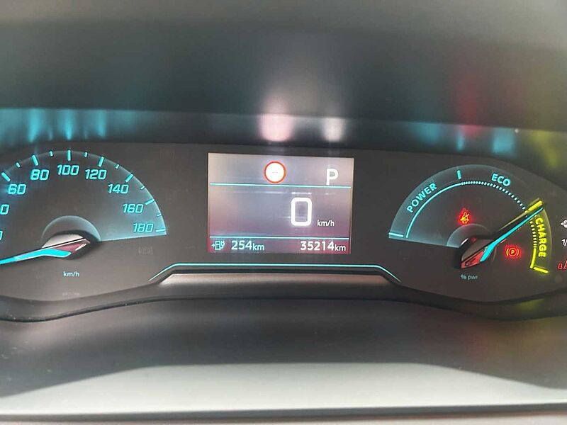 Peugeot 2008 e- Active Pack LED Apple CarPlay Android Auto Klimaautom