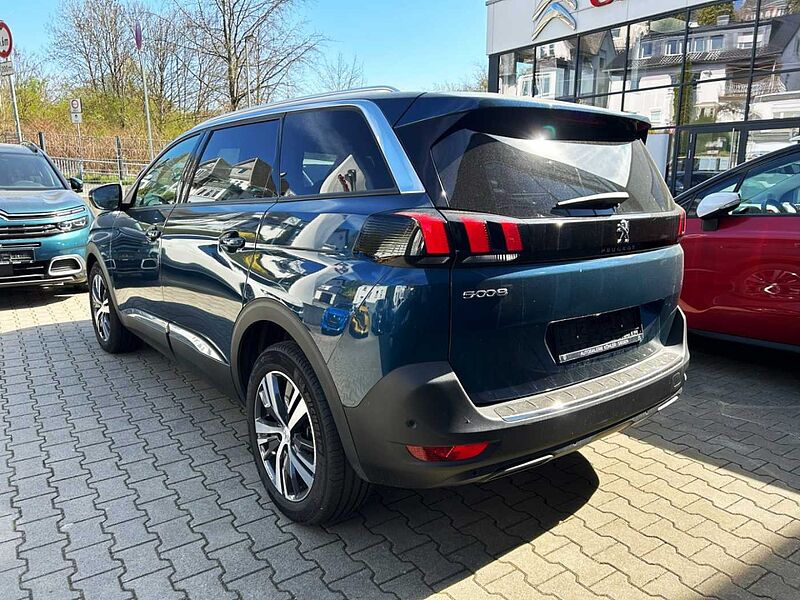 Peugeot 5008 1.2 EU6d Allure Pack PureTech 130 7-Sitzer Navi Digitales Cockpit LED Apple