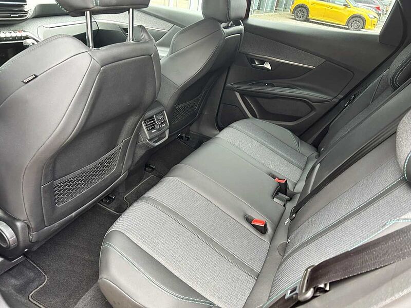 Peugeot 3008 1.2 Allure Pack Navi Digitales Cockpit LED Apple CarPlay Android Auto