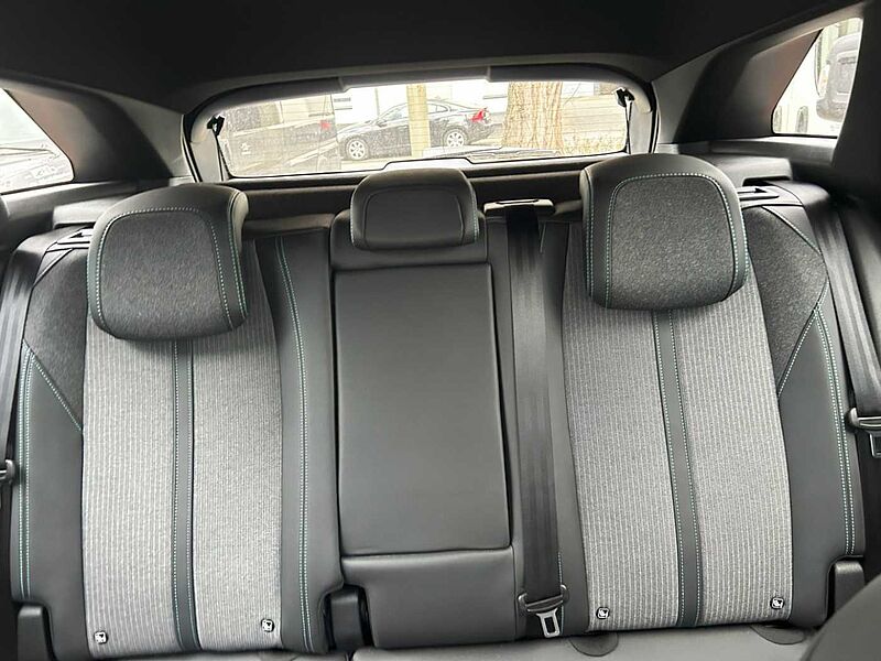 Peugeot 3008 1.2 Allure Pack Navi Digitales Cockpit LED Apple CarPlay Android Auto