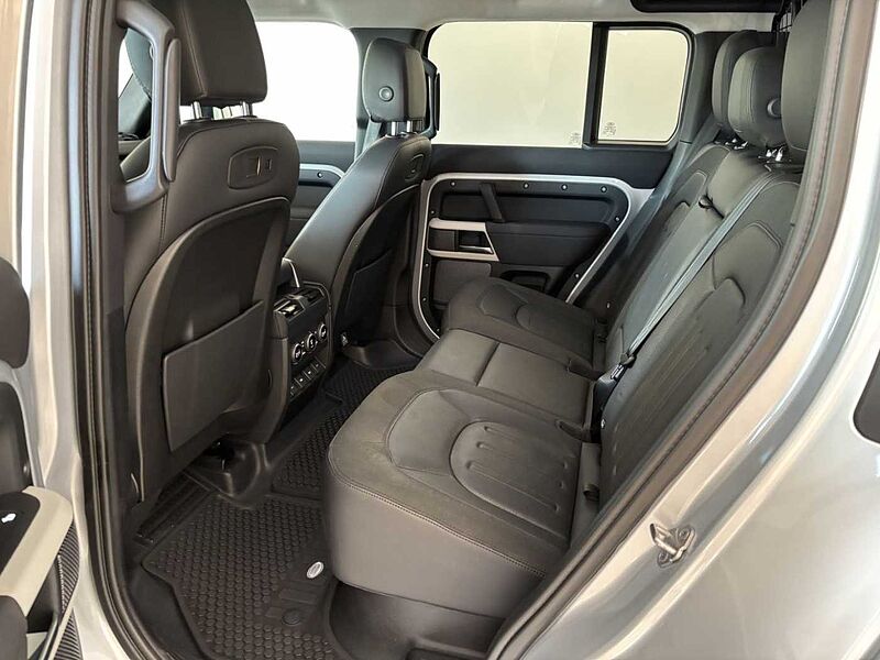 Land Rover Defender 110 D240 SE AHK PANO Black-PACK 20''LM