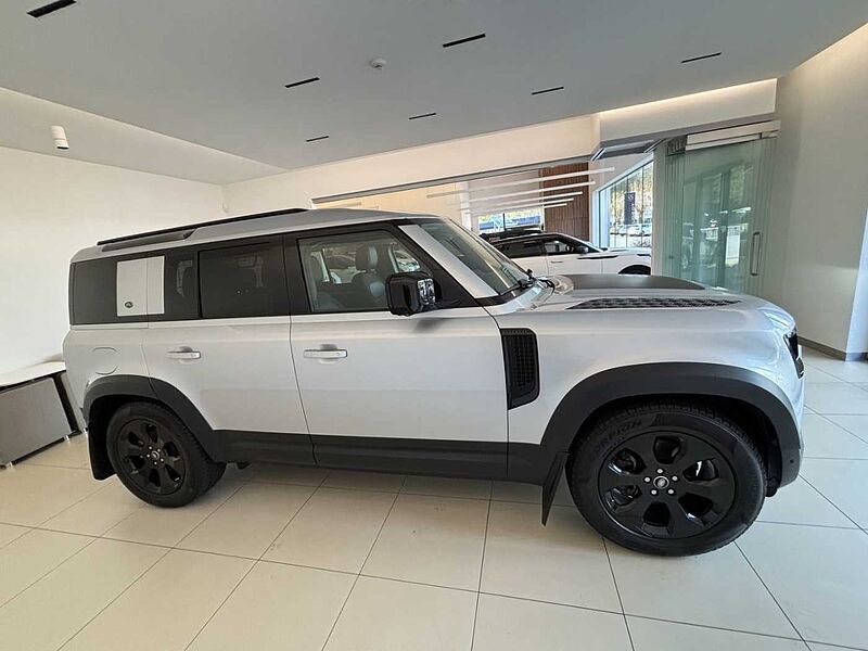 Land Rover Defender 110 D240 SE AHK PANO Black-PACK 20''LM