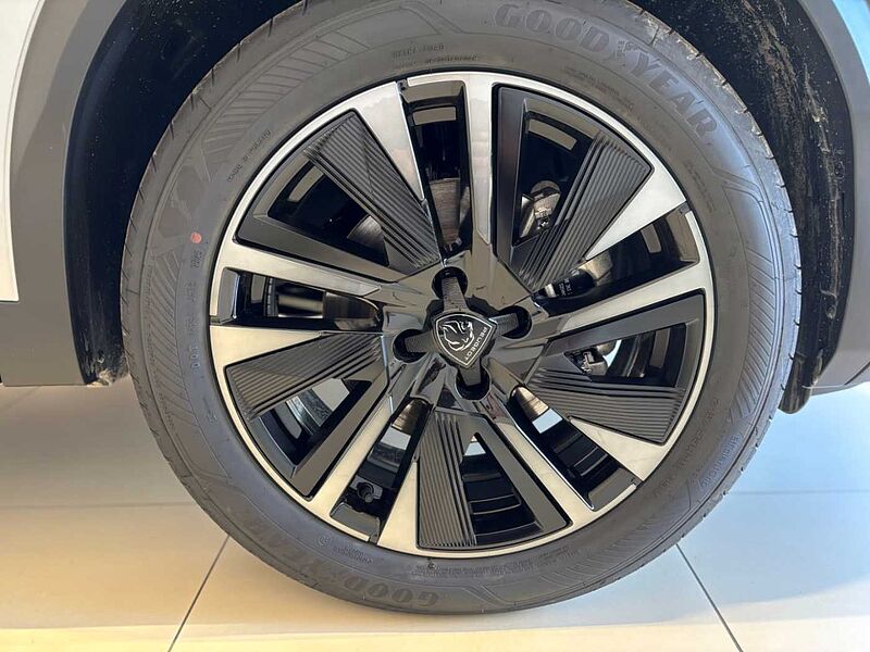 Peugeot 2008 GT Hybrid 136 PANODACH  SITZHEIZUNG ACC NAVI