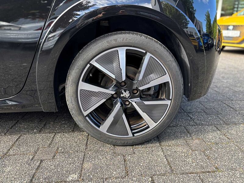 Peugeot 208 E- GT Pack  LED NAVI SITZHEIZUNG DAB KAMERA