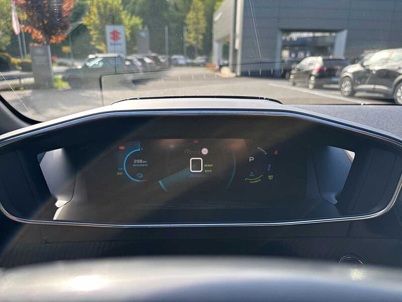 Peugeot 208 E- GT Pack  LED NAVI SITZHEIZUNG DAB KAMERA