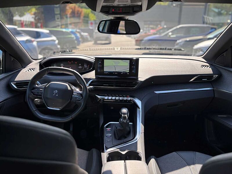 Peugeot 3008 1.2 Allure PT 130 LED DAB SITZHEIZUNG NAVI