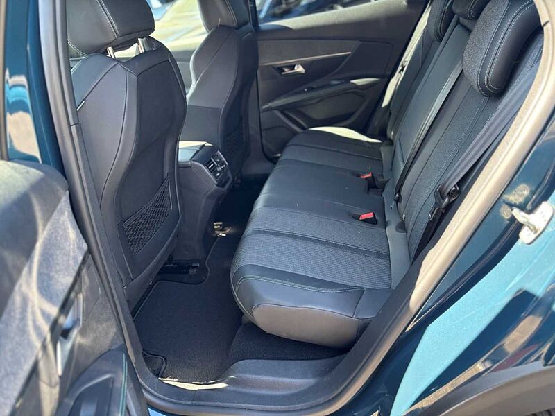 Peugeot 3008 1.2 Allure PT 130 LED DAB SITZHEIZUNG NAVI