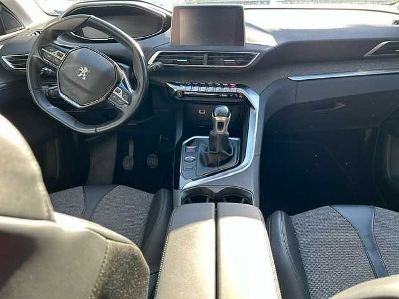 Peugeot 3008 Blue HDi Allure 130 AHK-abnehmbar Navi LED Dyn. Kurvenlicht ACC Apple CarPlay