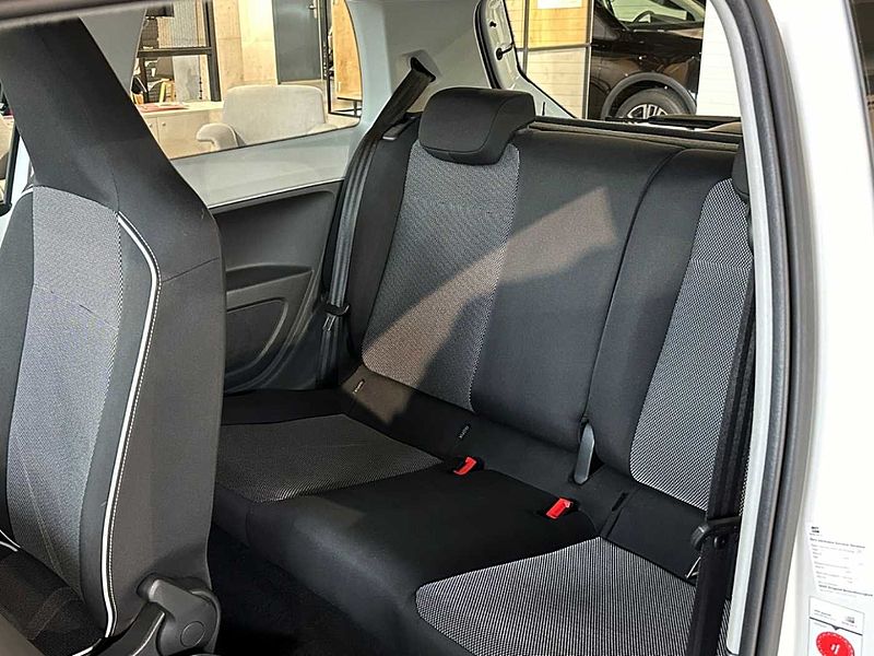 SEAT Mii Chic 1.0 / Sitzheizung / Parksensoren hinten